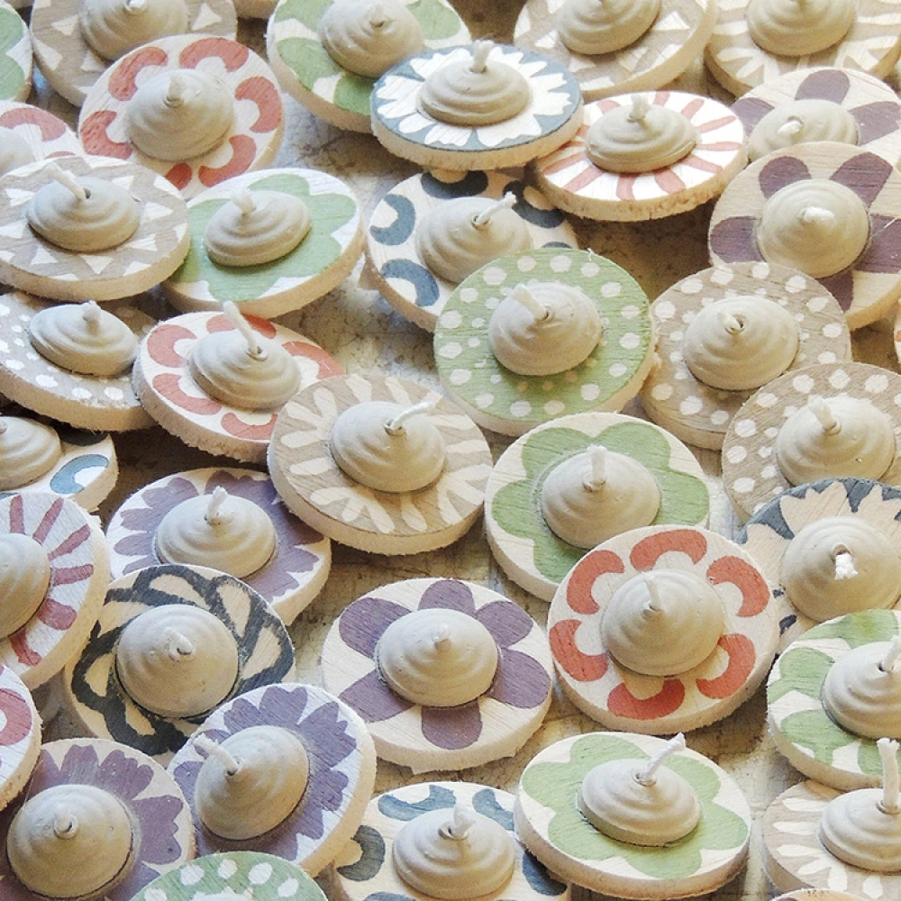 Angel Velitchkov Floating Oil Candles - Image 4