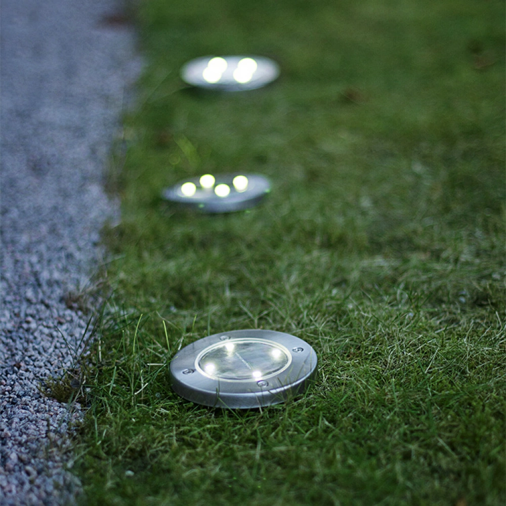 Solar Cell Lawn Lights, 3-pack - Image 3
