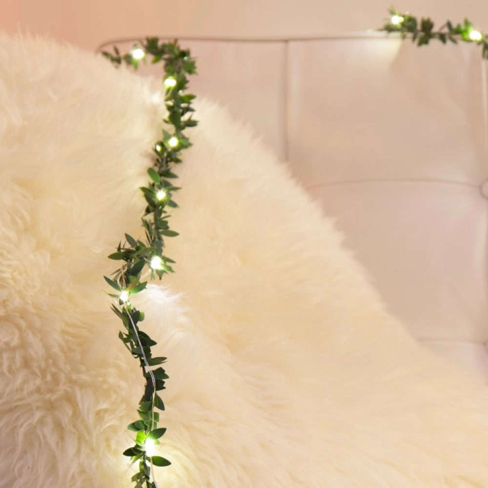 USB Driven Fairy Lights With Green Leaves - Image 2