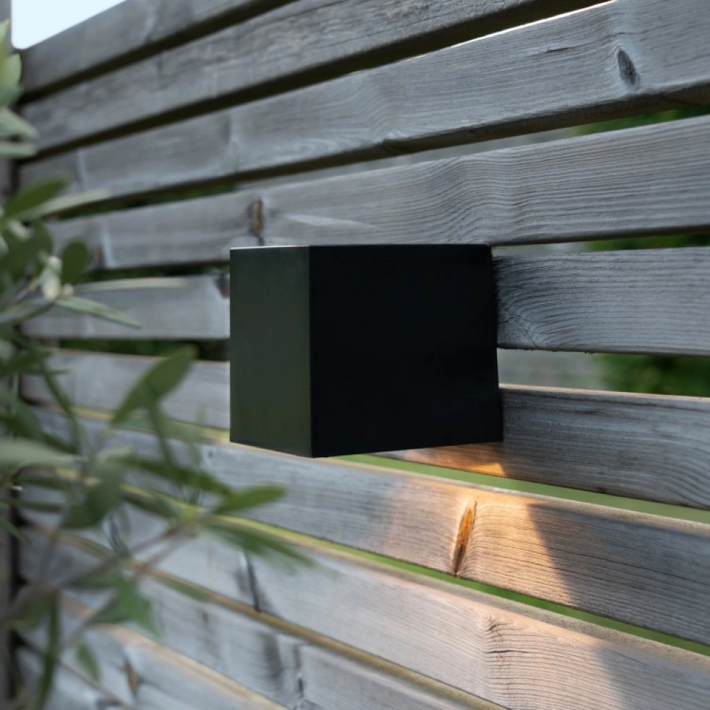 Solar-powered Wall Lamp - Image 3
