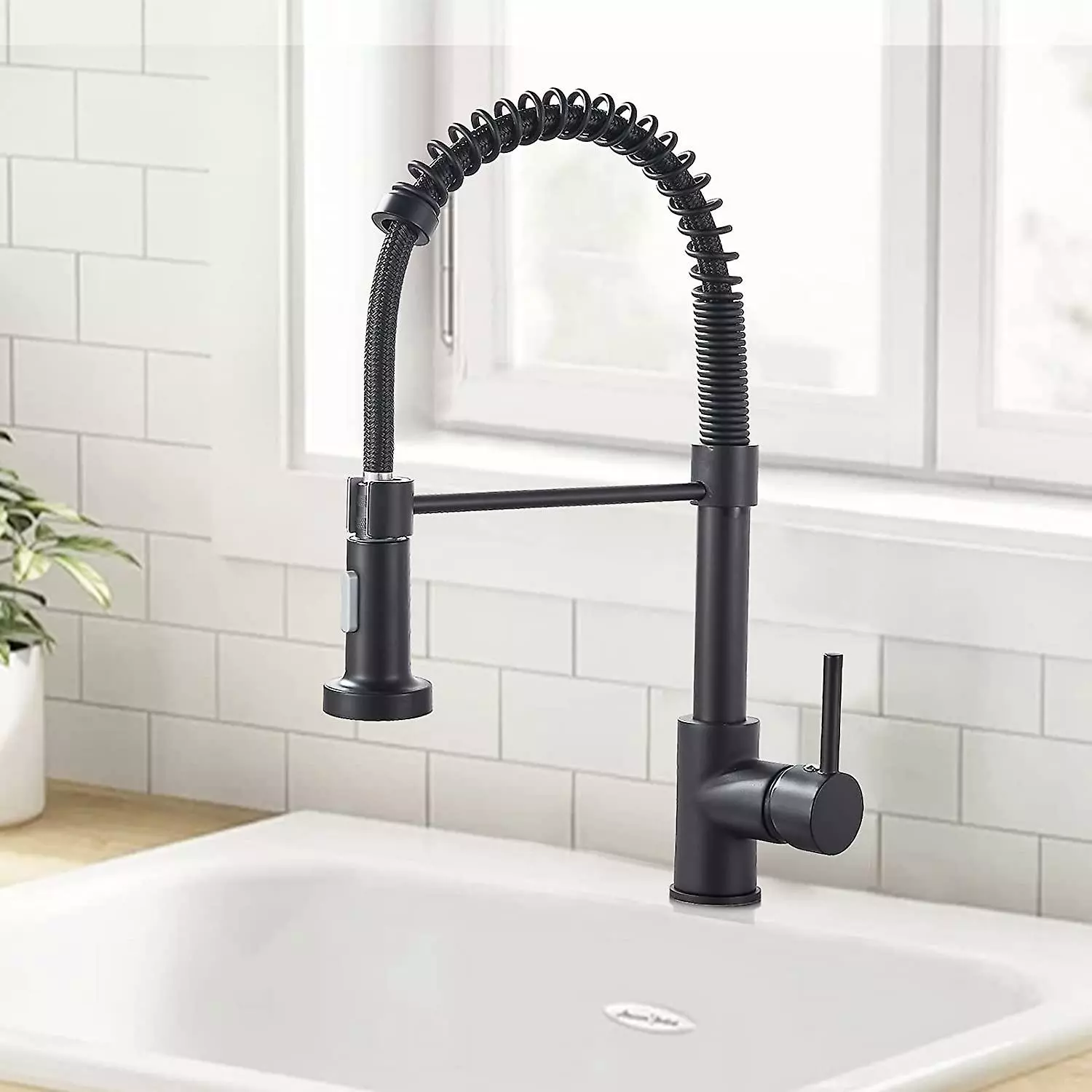 H'ana Black Kitchen Faucet 360 Swivel Single Handle Kitchen Sink Faucet High Arc Pull Down Sprayer 2 Spray Patterns 1pc